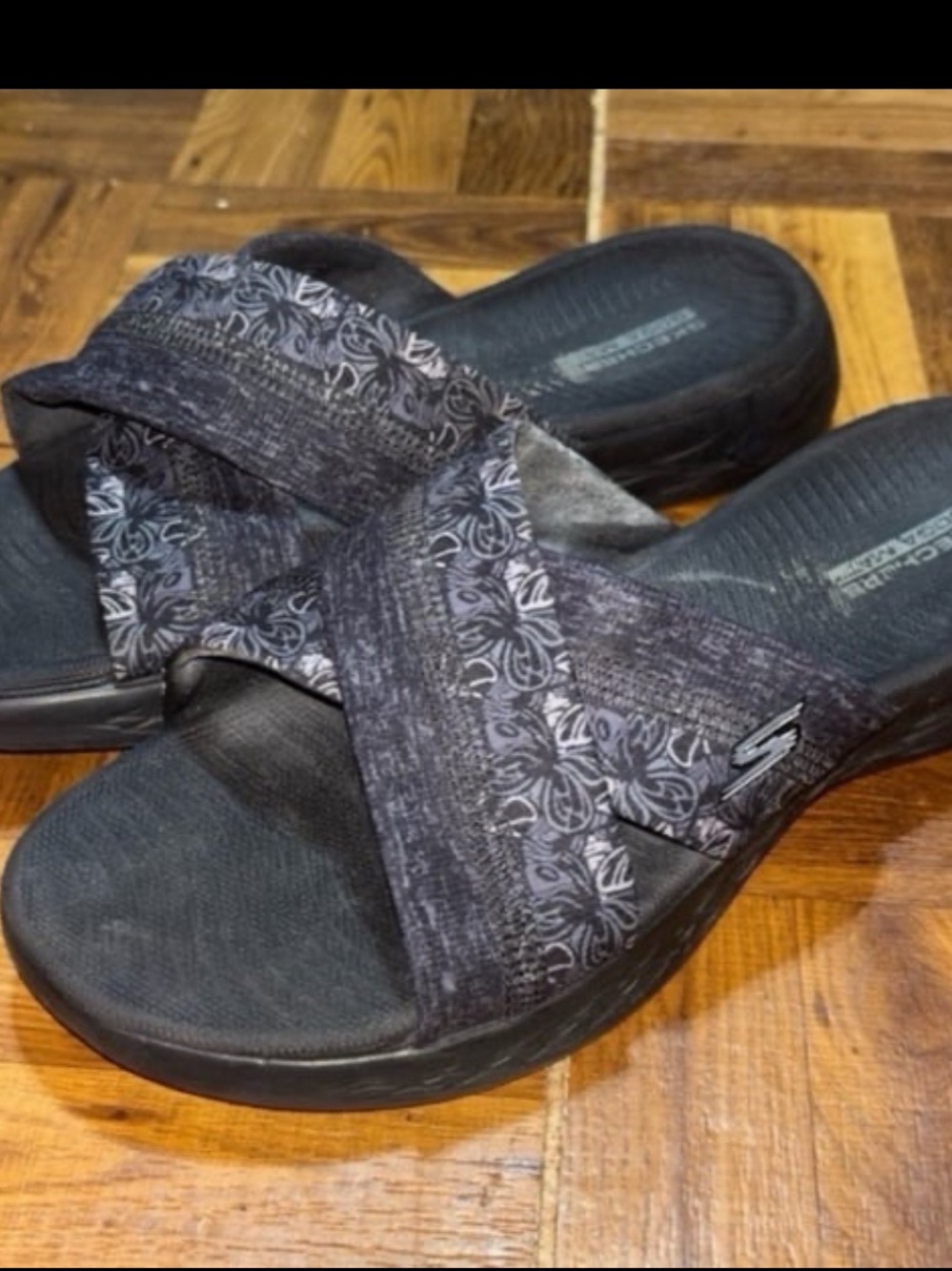 Skechers Women's On-The-Go 600 - Monarch slide sandals, Women’s size 9